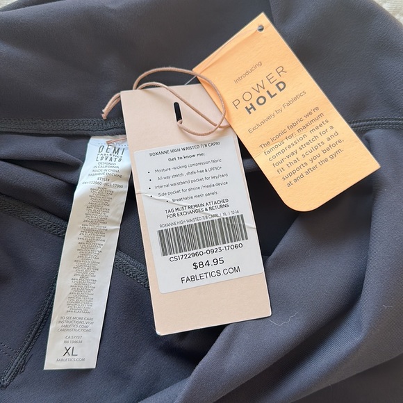 New Unworn with Tags - Fabletics Demi Lovato Roxanne High-Waisted 7/8 Capri - Picture 5 of 6